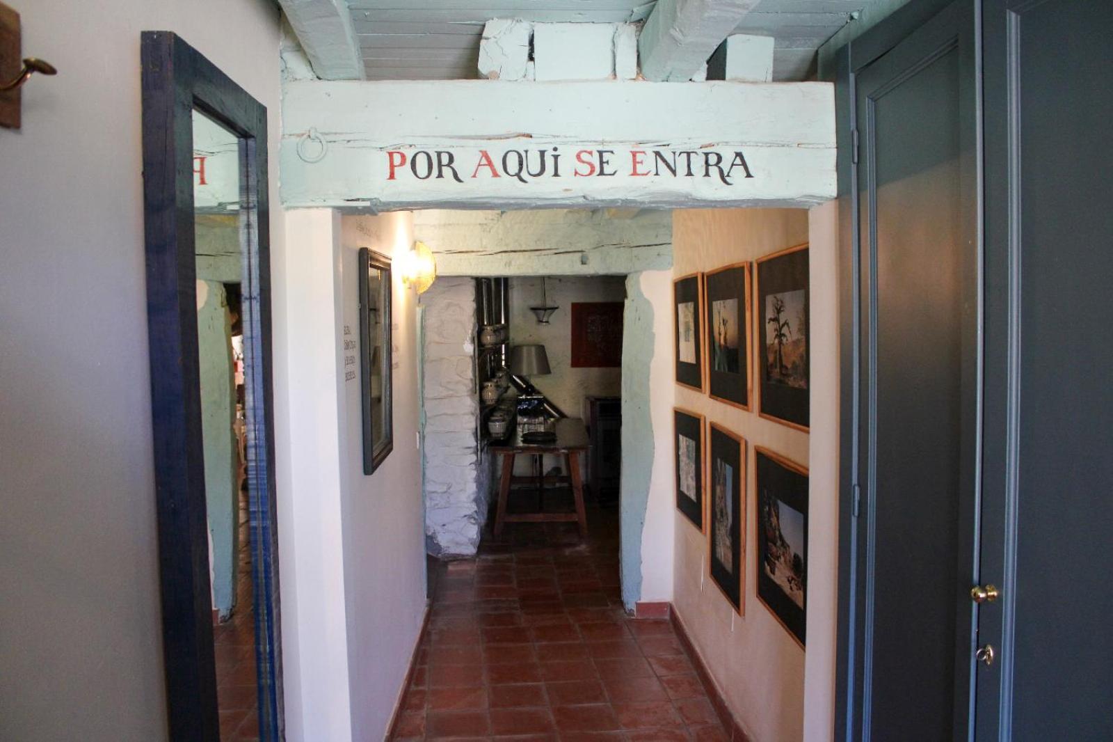 Casa Rural El Horno De La Aldegueela Torrecaballeros Exterior foto