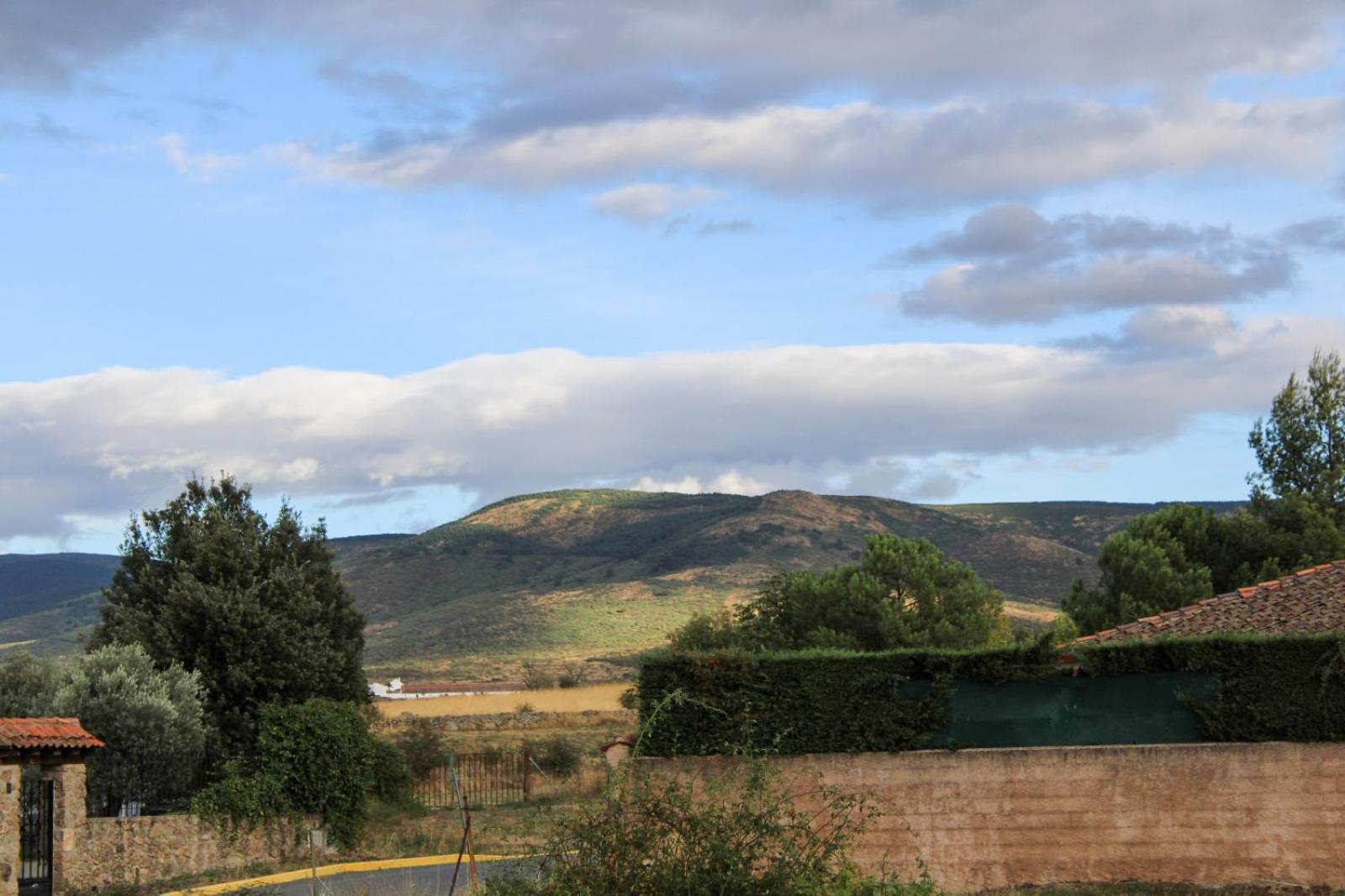 Casa Rural El Horno De La Aldegueela Torrecaballeros Exterior foto